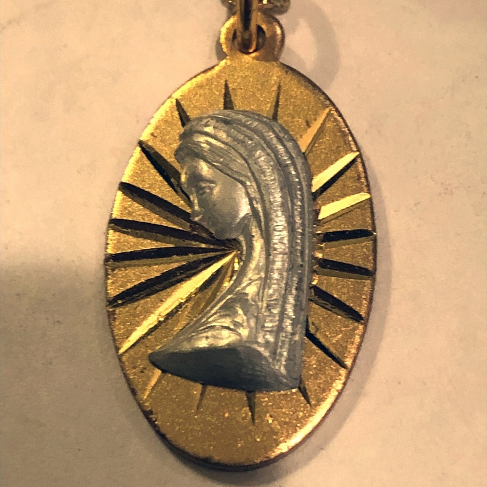 Vintage pendant and gold tone necklace